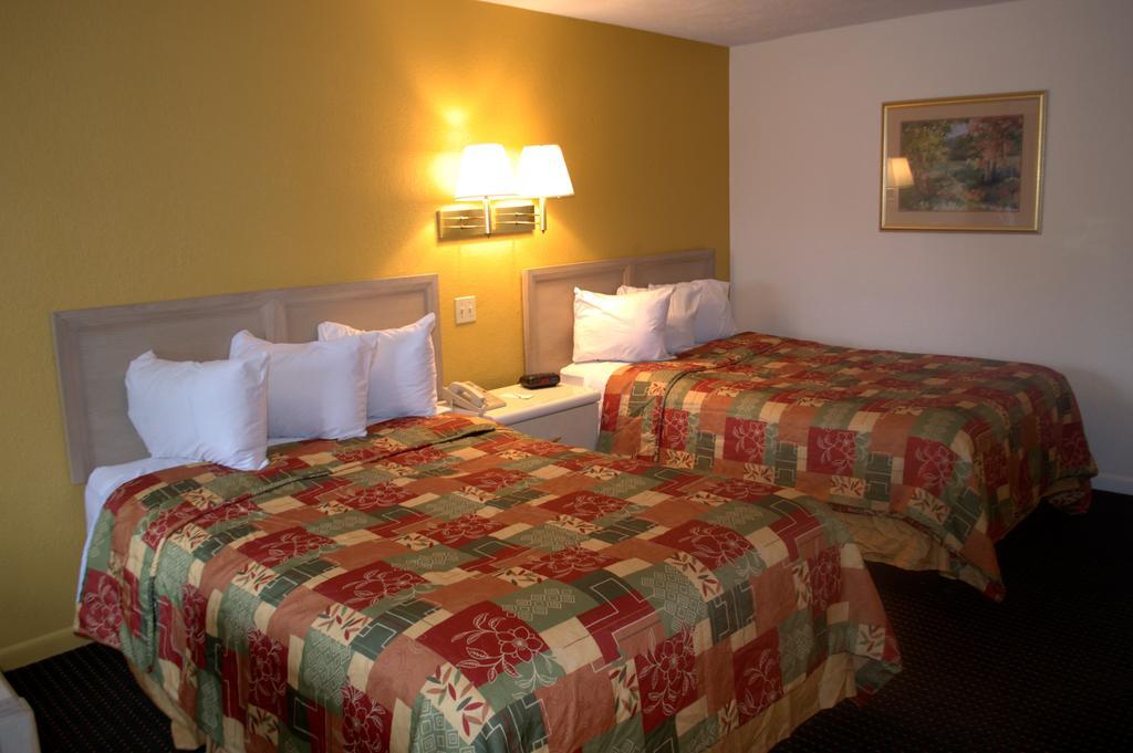 Budget Host Inn 샌더스키 외부 사진