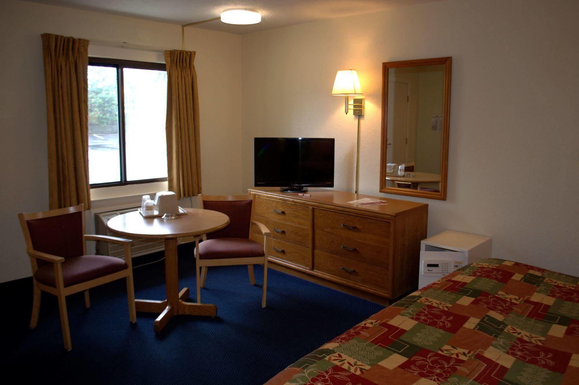 Budget Host Inn 샌더스키 외부 사진